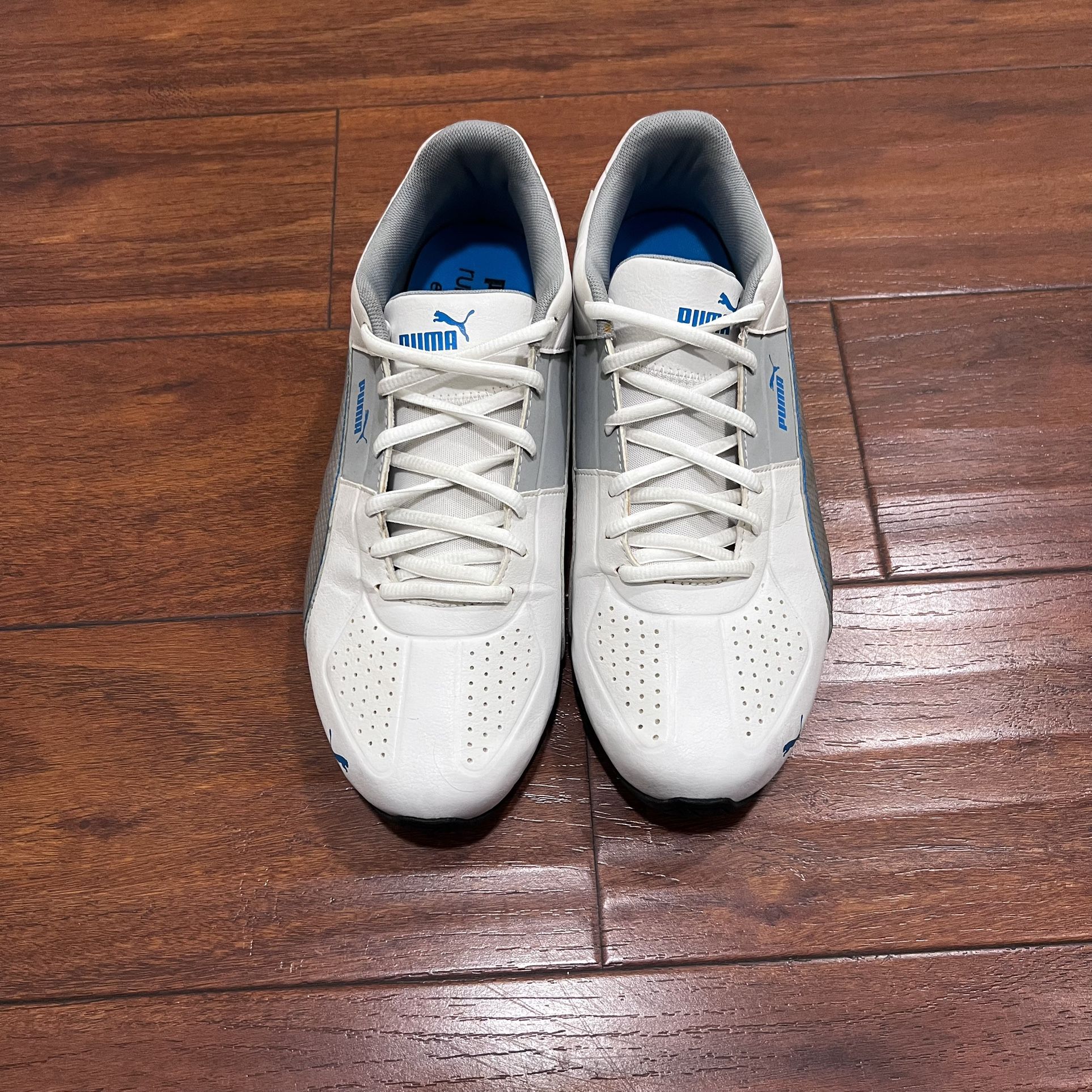 Tennis Shoes /size 9