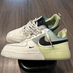 Nike Neon Size 10 / Half 