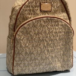 MICHAEL KORS Medium ABBEY STUDDED LOGO Vanilla Zip Fashionable Backpack IVORY