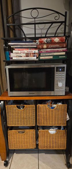 Bakers Rack w/Four Wicker Baskets For Storage and Two Shelves