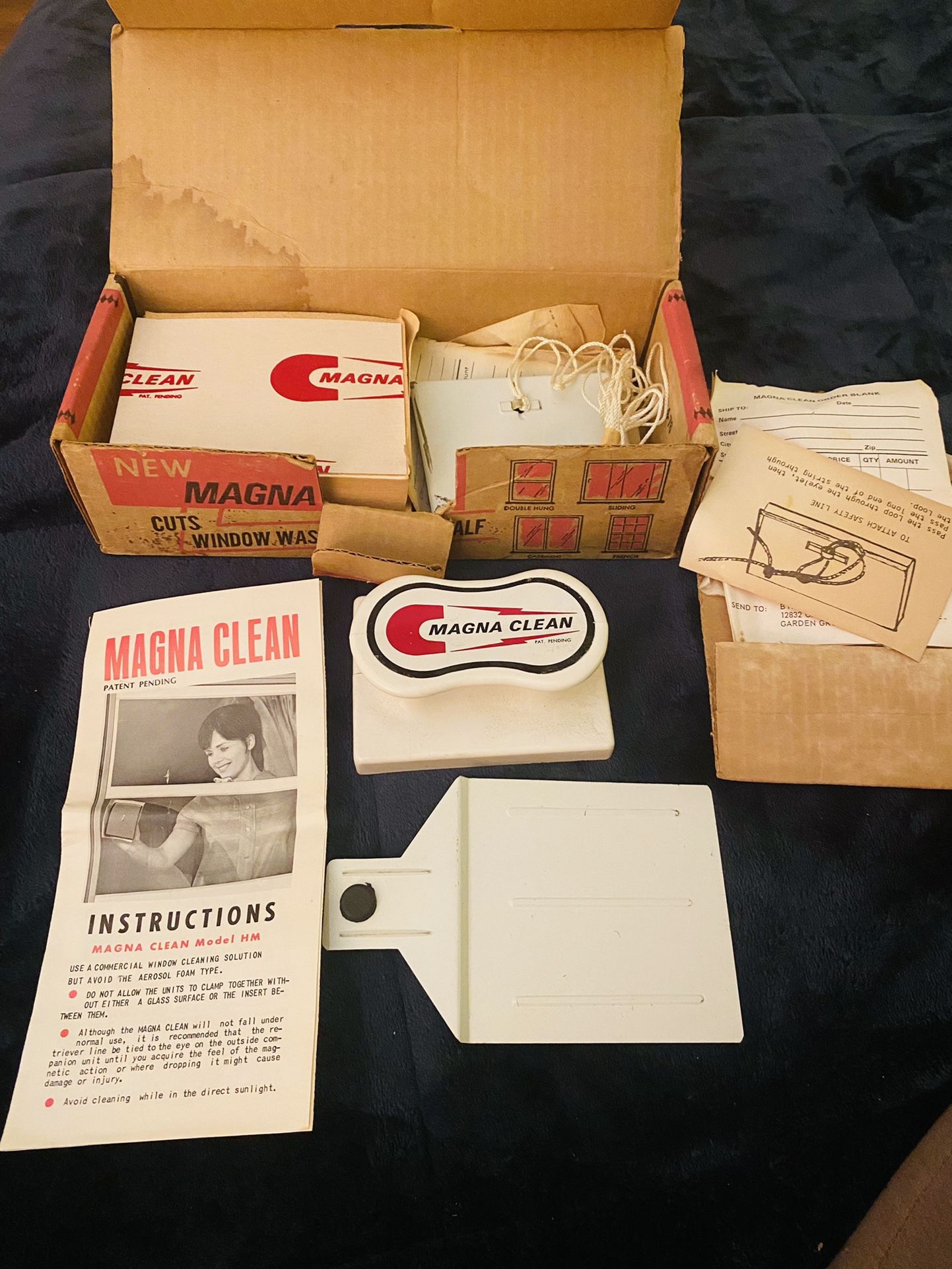 Magna Clean Magnet Window Cleaning Kit Both Sides + Full Box Tissues Vintage