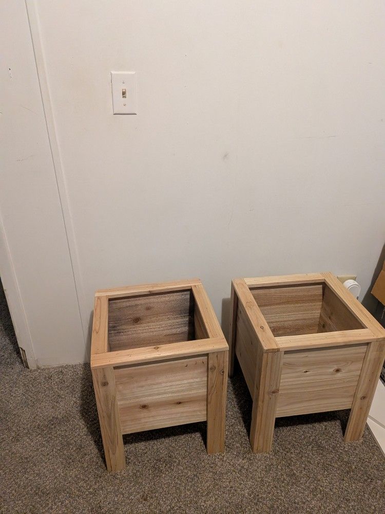 2 Brand New Handmade Planters