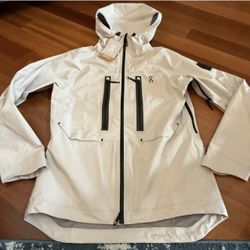 NWT On Running On Cloud Hooded Waterproof Storm Jacket, Women’s M, Pearl/Beige