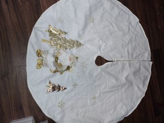 Christmas tree skirt