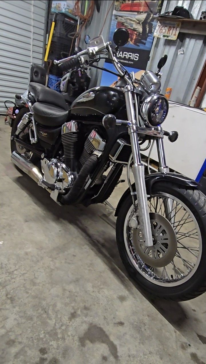 2004 Suzuki vs Vs
