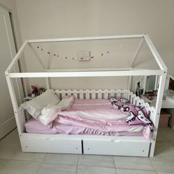 Twin Canopy Bed With Mattress 