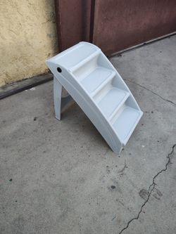 PETSAFE FOLDING PET STEPS 24" L X 16' W X 20" H