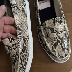 Woman’s Size 11 Flats