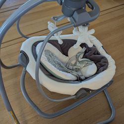 Graco DuetSoothe Baby Swing