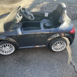 Audi 12V Battery-Powered Ride-On