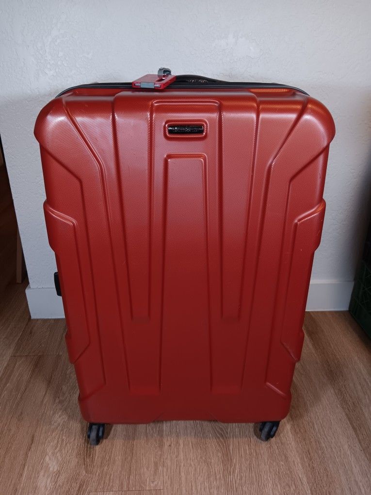 Samsonite Hard Shell Swivel Luggage Bag