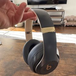 Beats Studio 3 With Charger