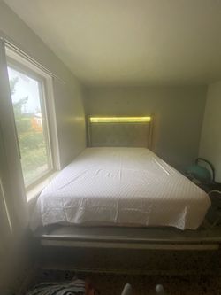 Queen size bedroom set