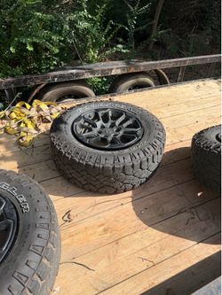 275-70r18