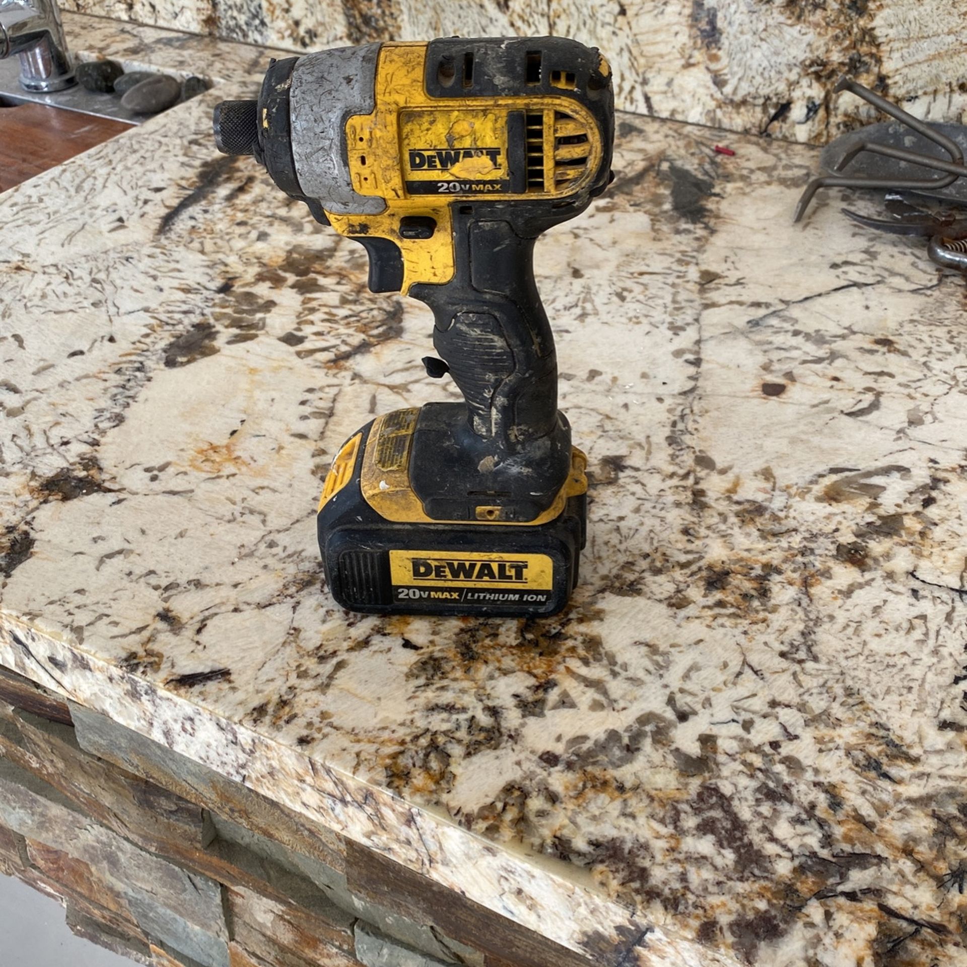 DeWalt Hammer Drill for Sale in Los Angeles, CA OfferUp