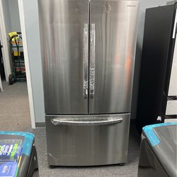 French Door Refrigerator With Water Dispenser And Ice Maker
