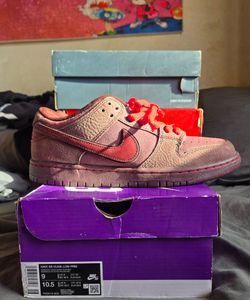 Nike SB City Of Love Size 9 Burgundy Crush