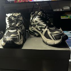 Distressed Balenciaga Runner Size 9 