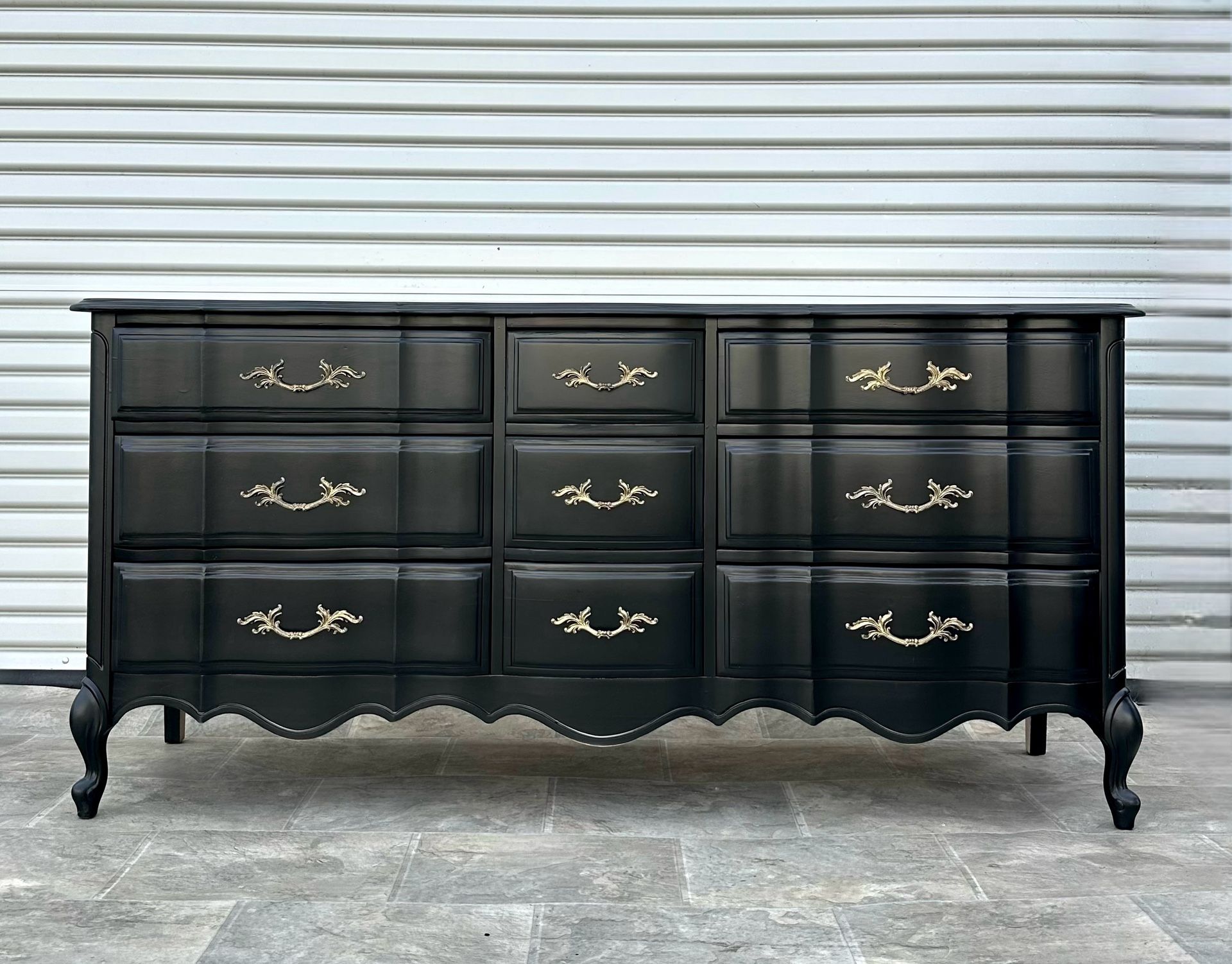 Broyhill Premier French Glam Bourdier Hollywood Regency Serpentine Dresser Long 9 Drawer