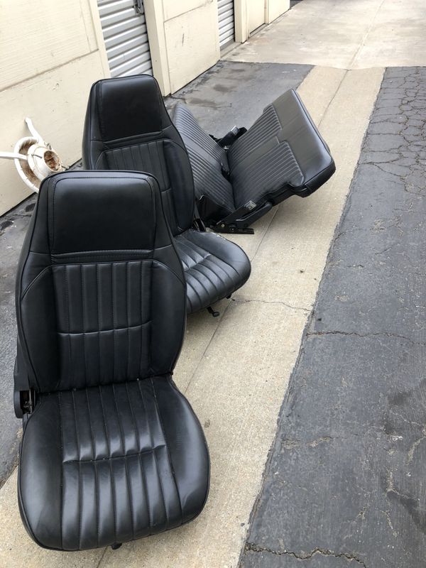 Chevy Bucket Seat ( 1985 Chevy S-10 Blazer Sears for Sale in Los