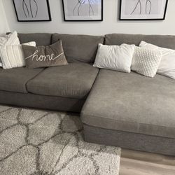 For Sale: Modern Couch in Great Condition