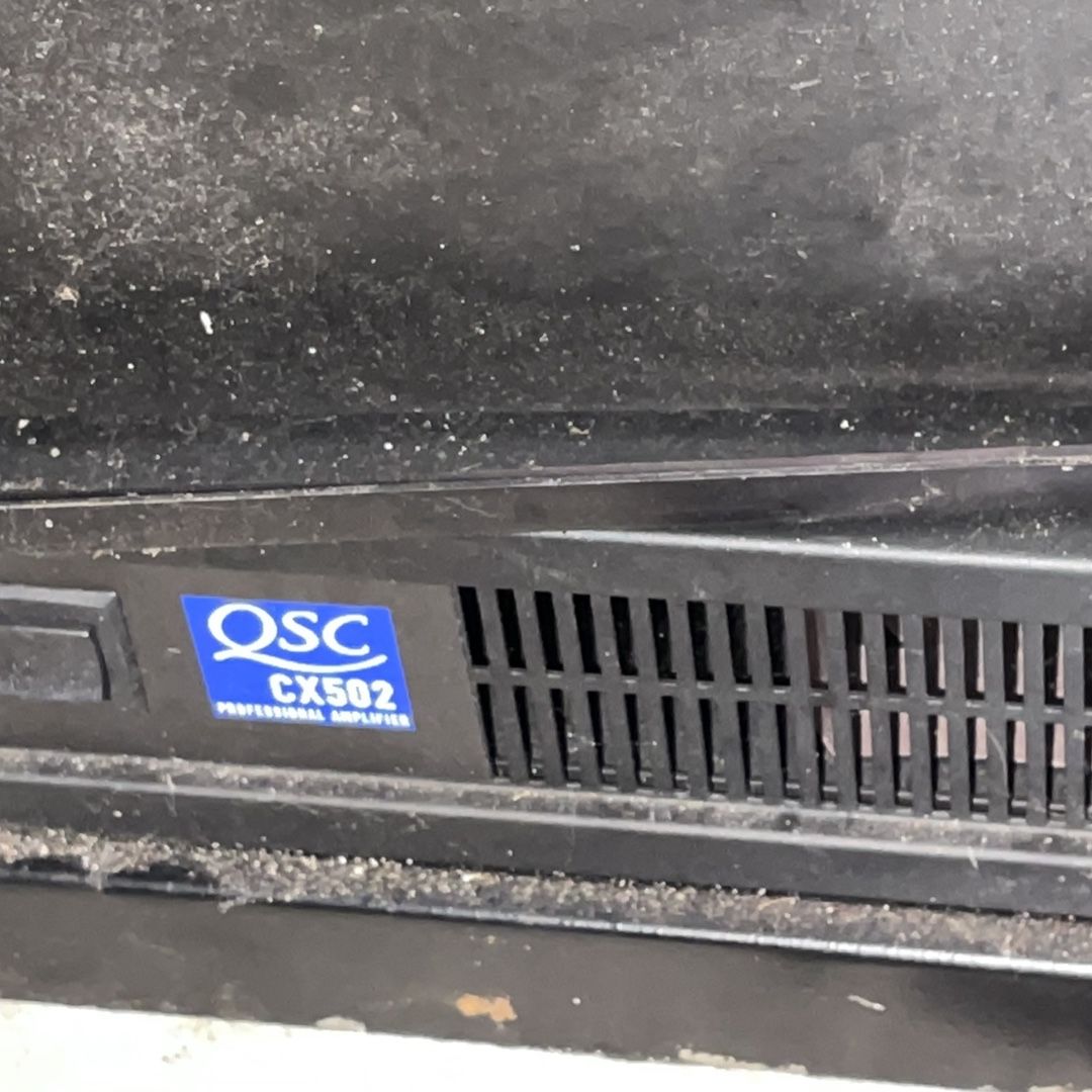 QSC CX502 Professional amplifier & Enclosure