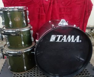 Tama Rockstar drum kit