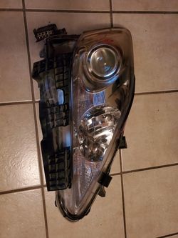 06-10 Lexus is250 or is350 passenger headlight and both fog lights