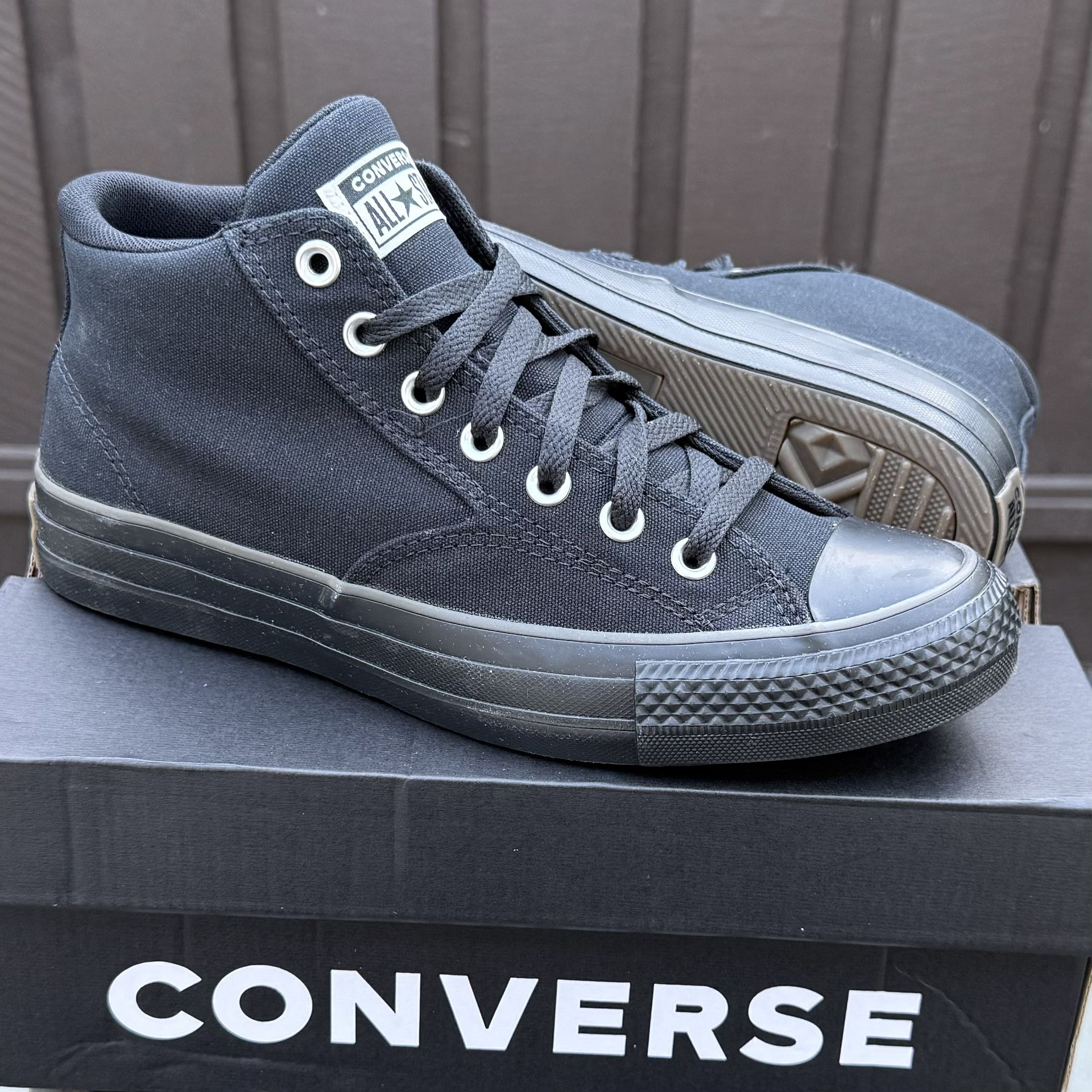 $50 Men’s Converse Brand New Size 8 (Women’s 10)