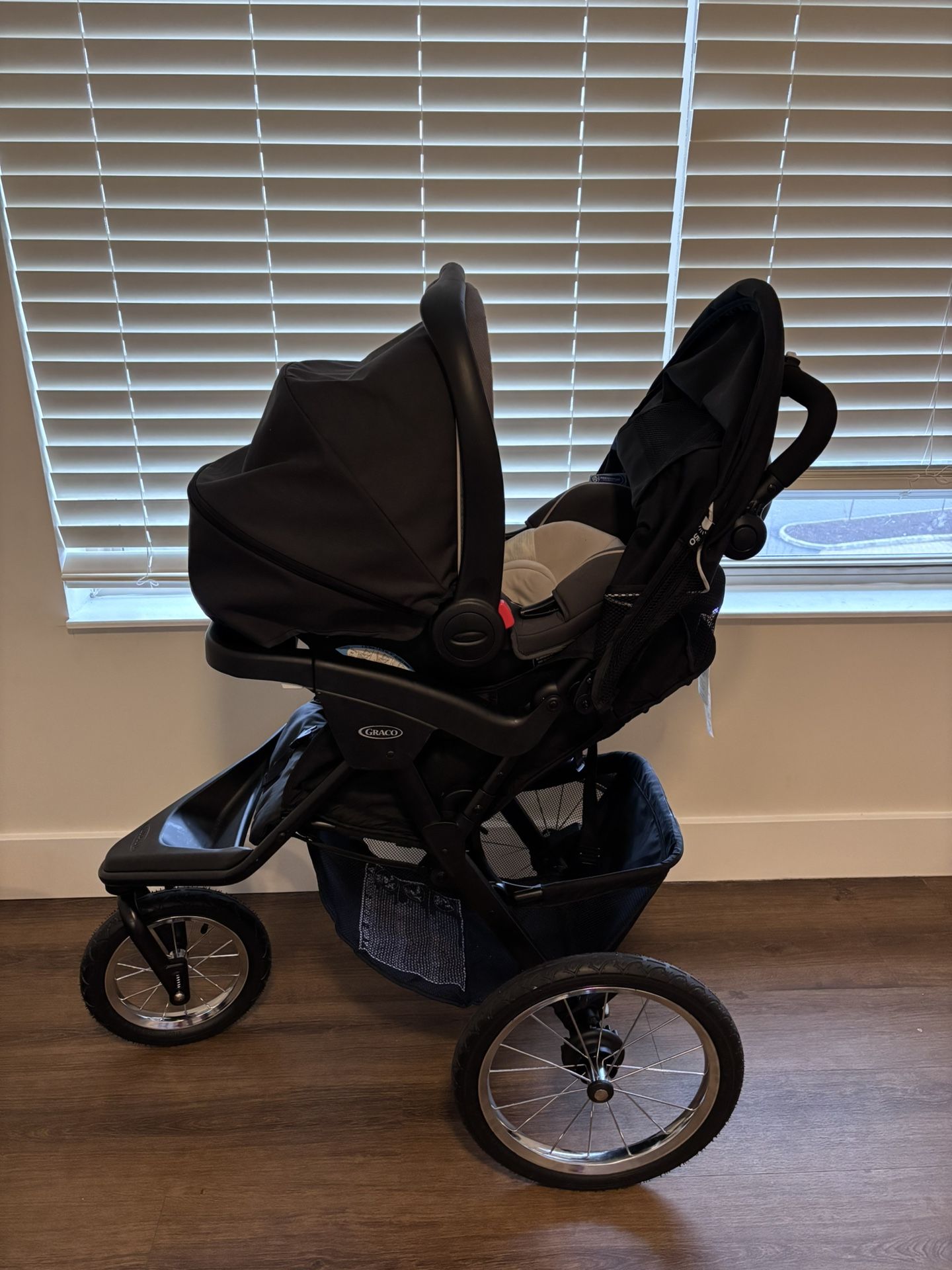 Graco Trax Jogger Stroller