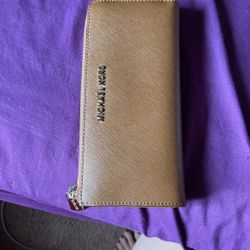 Michael Kors Wallet…