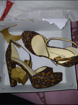 New Jessica Simpson size 8 heels will better fit someone 7.5