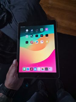 6th Gen iPad 128GB Wifi+Cellular 
