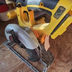 Dewalt Saw
