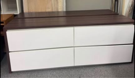 Large Wooden 4-Drawer Dresser