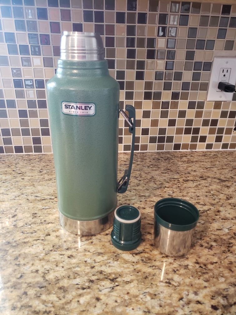 Large Stanley Thermos for Sale in Chandler, AZ OfferUp