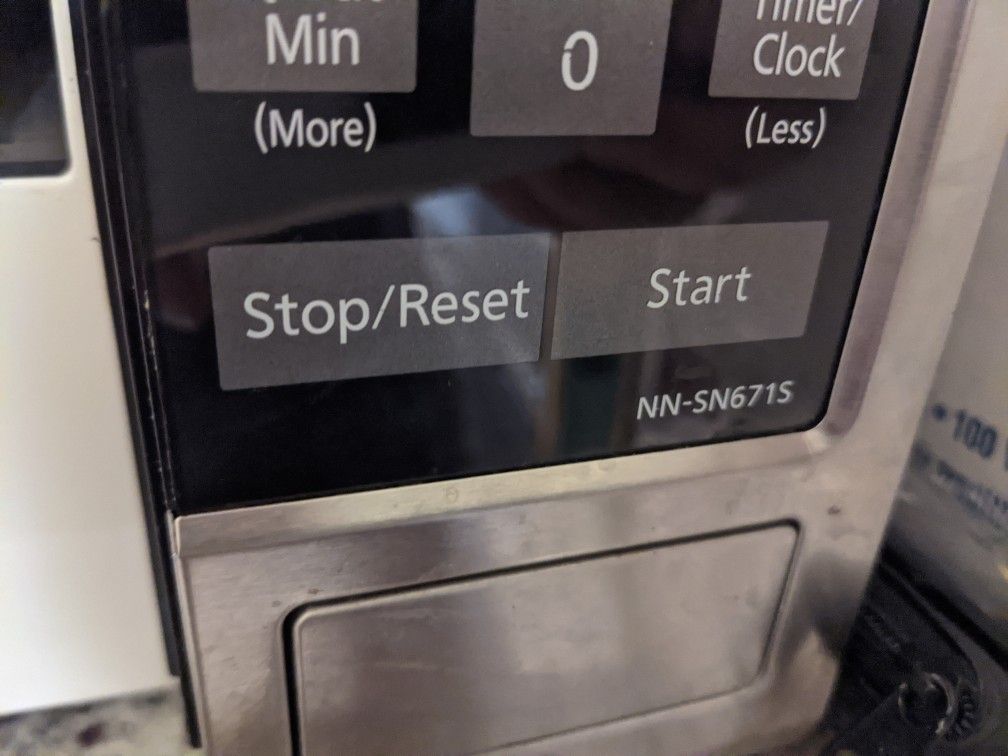 Panasonic NN-SN6715 Microwave