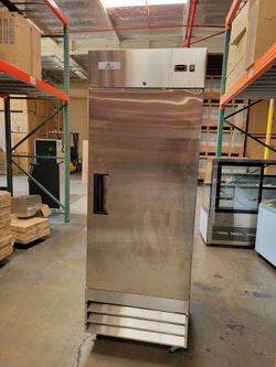 1 Door NSF Reach-In Freezer XB27F