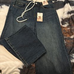 Woman’s Baggy Jeans