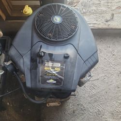 ((READ AD))((23hp Briggs Vtwin Engine)) Riding Mower 