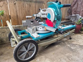 Makita Miter Saw with Makita Rolling Stand