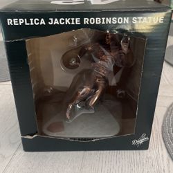 Jackie Robinson Statue