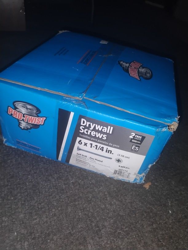 Pro-Twist 6 X 1 1/4 In. Drywall Screws. 8000pcs