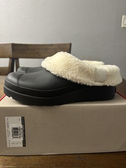 Hunter Clogs Size 7