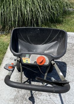 Scotts Pro EdgeGuard Broadcast Spreader