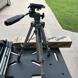  Velbon Tripod