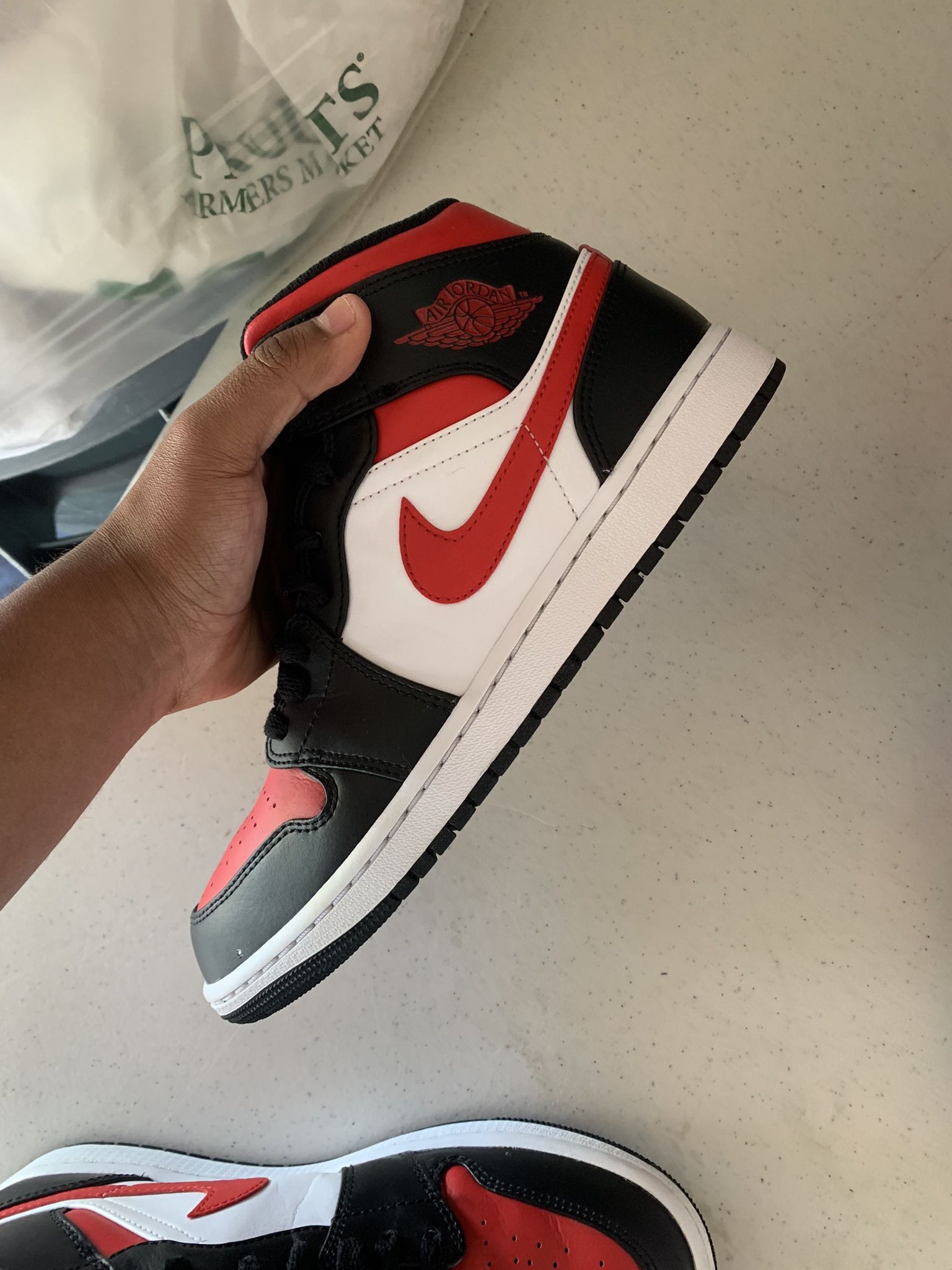 Jordan 1 Mids