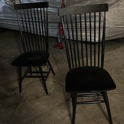 2 chairs silas