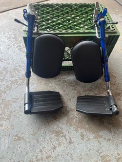 Footrests for wheelchair. NEW, Calf rests also.