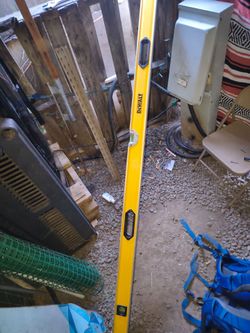DeWalt 78" magnetic BoxBeam Level